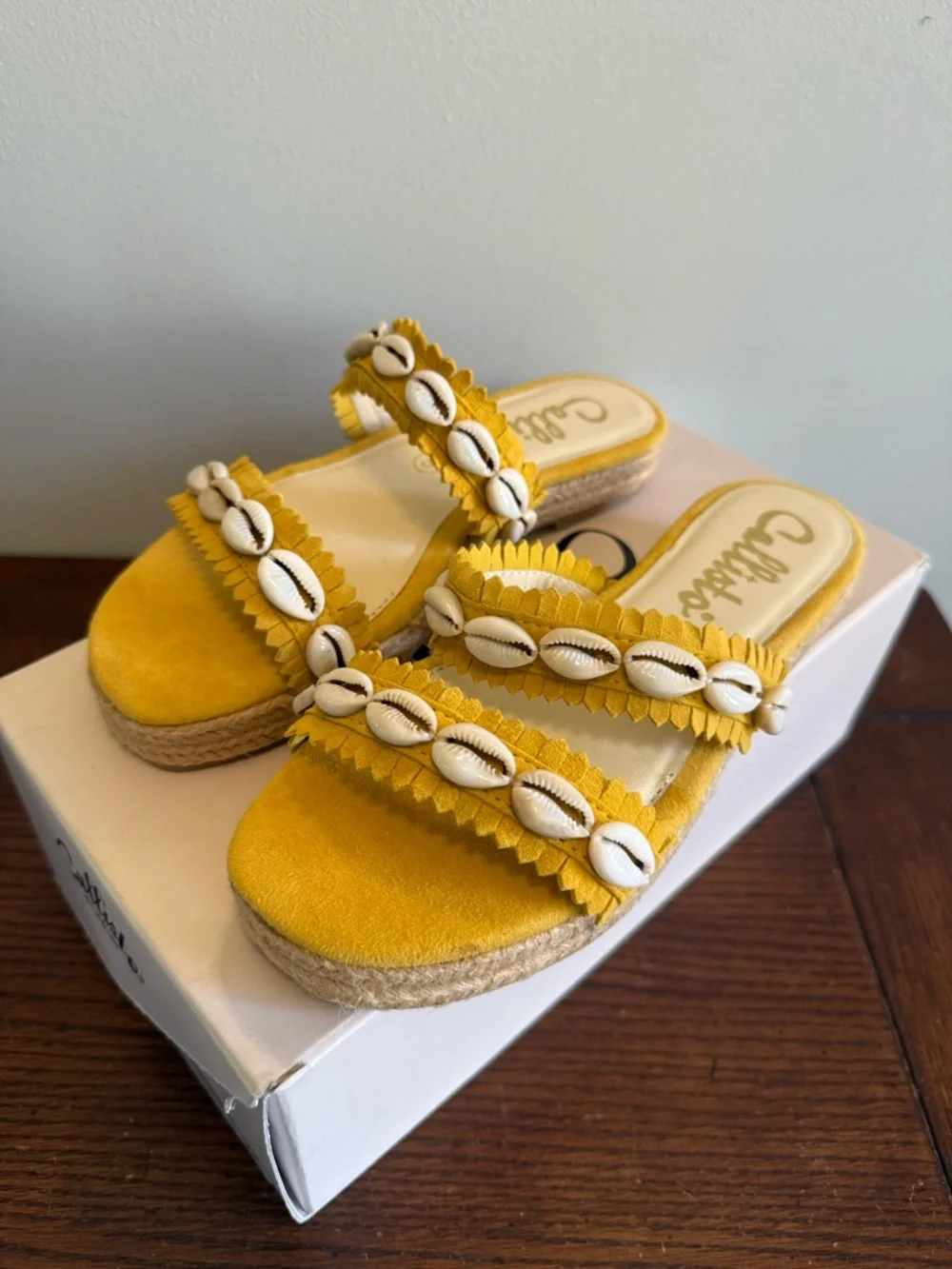 Callisto of California Yellow Shell-Embellished Women’s Slide Sandals‎ NEW
